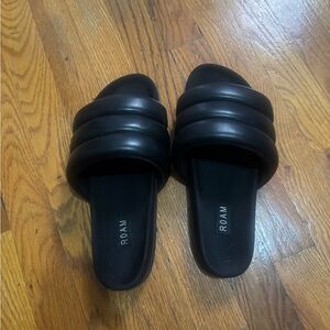 ROAM Black Slide Sandals